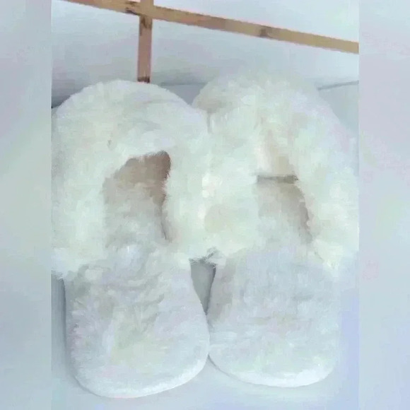 Fuzzy Slippers Women (SH22) - Picture 5 of 5